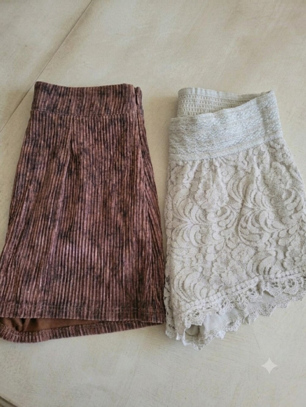 Bundle of 2 High-Waisted Shorts (L) - Cute Hearts & Boho Lace
